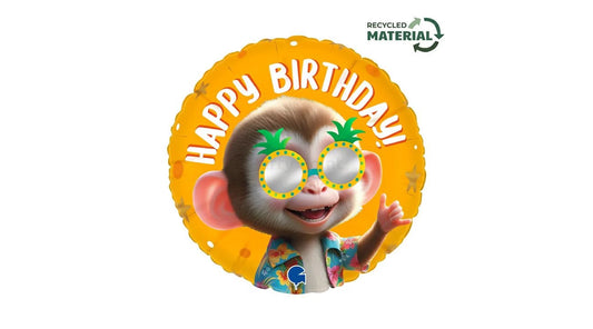 Kismajom tükröződő napszemüvegben Happy Birthday